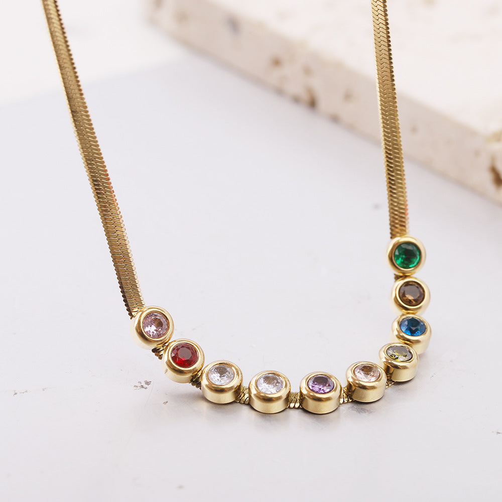 Damen Halskette mit bunten Zirkonsteinen und elegantem Federdesign Shop Nory