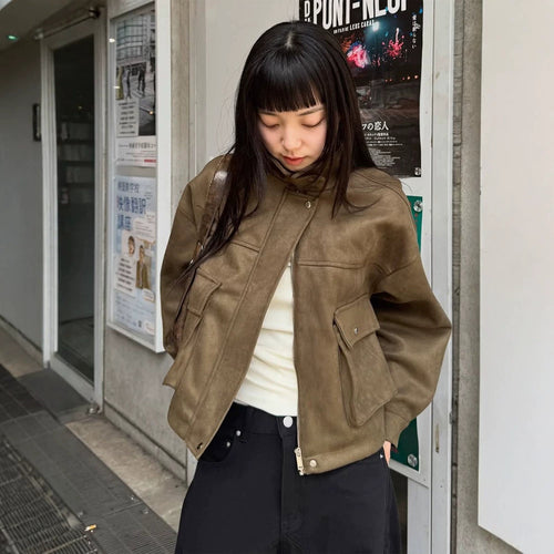 Damen Cropped-Veloursjacke im Utility-Stil mit Kapuze und aufgesetzten Pattentaschen Shop Nory
