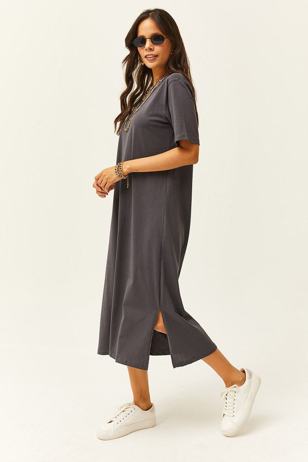 Damen schlichtes langärmliges Kleid mit seitlichen Schlitzen und komfortablem Schnitt Shopnory