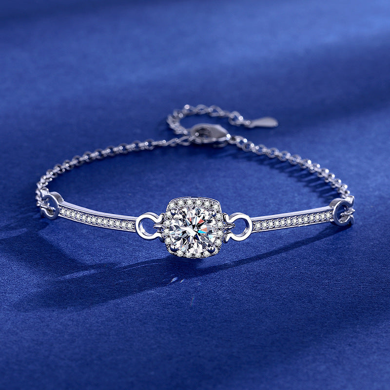Zartes Zirkonia-Armband mit Verstellbarem Verschluss und Funkelnden Rundsteinen
