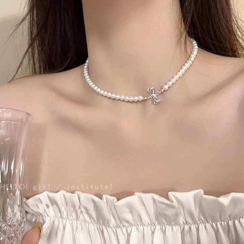 Damen Halskette mit filigranem Schmetterlingsanhänger Shop Nory