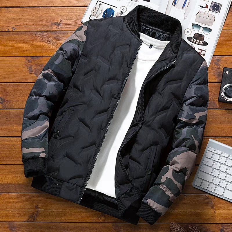 Herren Leicht wattierte Bomberjacke im Urban‑Camo‑Mix mit Rautensteppung und gerippten Abschlüssen Shop Nory