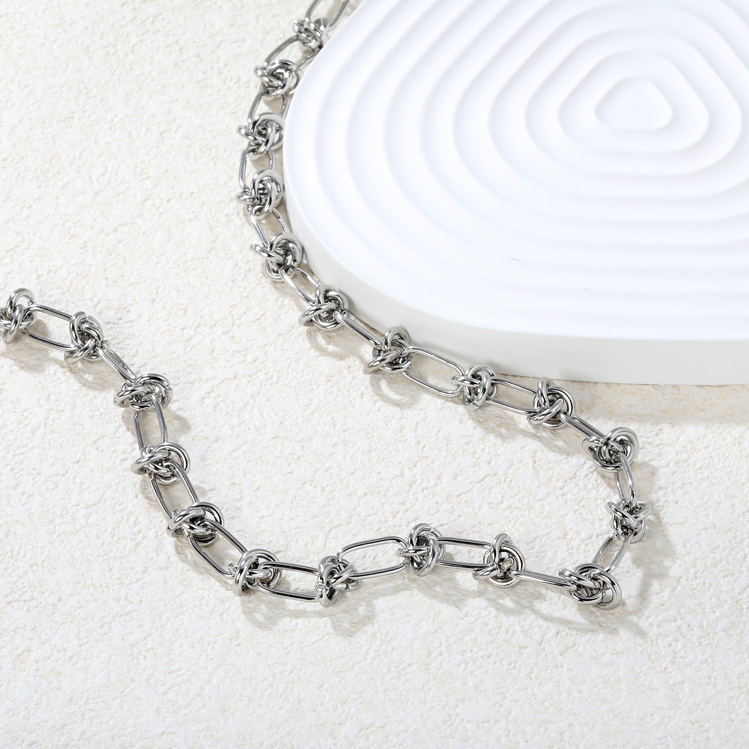 Damen Armband mit dekorativen Perlen und eleganten Gliederdesign Shop Nory