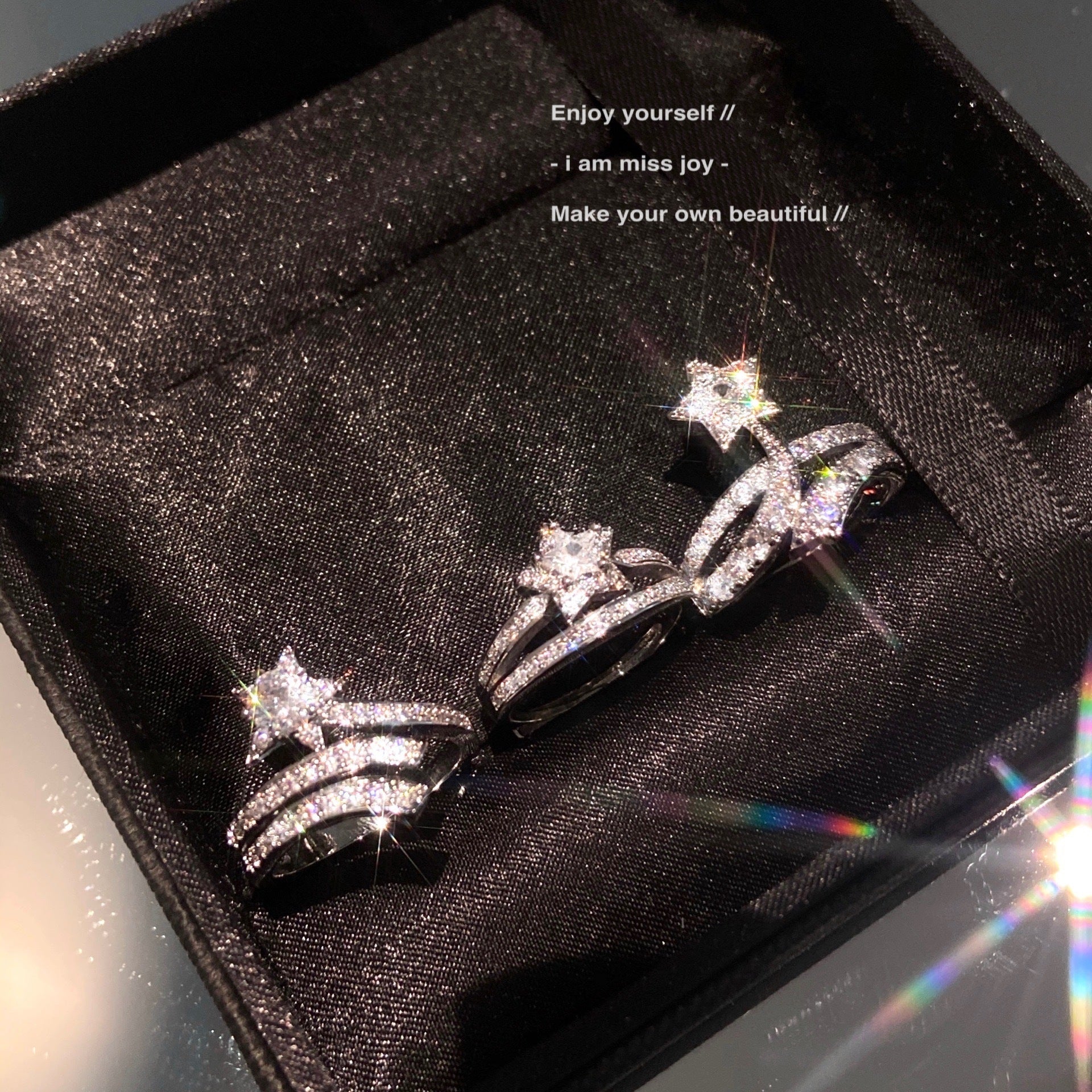Damenring mit funkelndem Stern-Design und eleganten Zirkonia-Steinen Shop Nory
