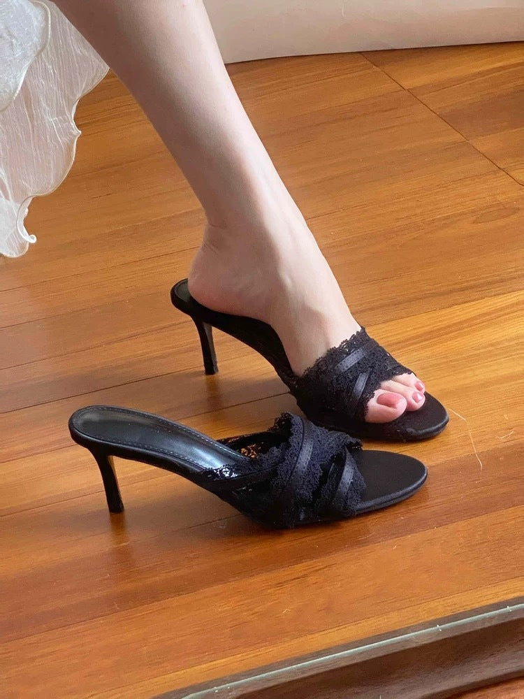 Damen Elegante Slingback-Sandaletten mit zarten Spitzenakzenten
