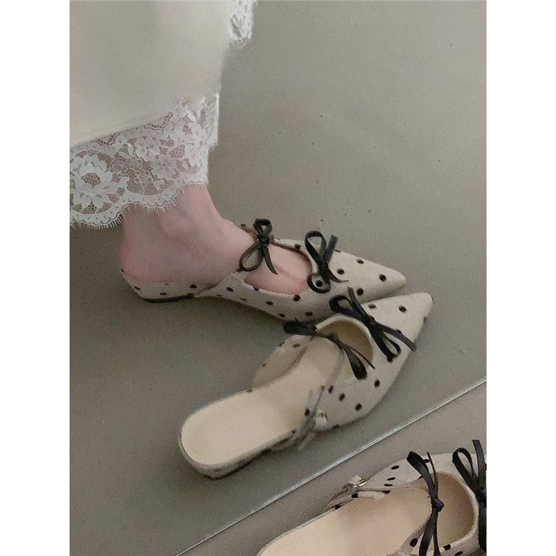Damen Spitz zulaufende Schlupf-Mules in Leinenoptik mit Polka-Dot und Zierschleife Shop Nory