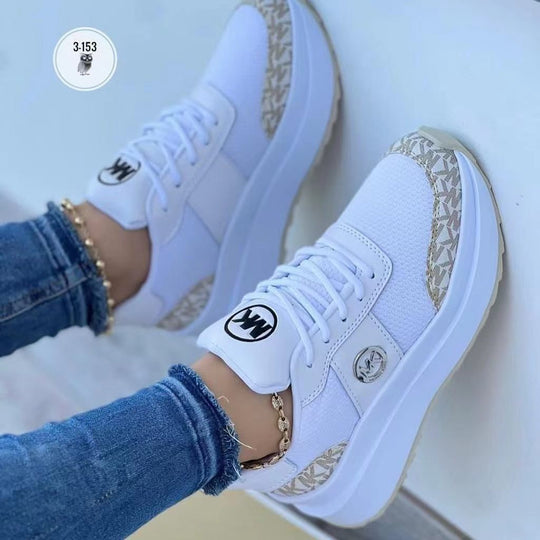 Damen Plateausneaker mit atmungsaktivem Mesh und markantem Logo-Emblem Shop Nory