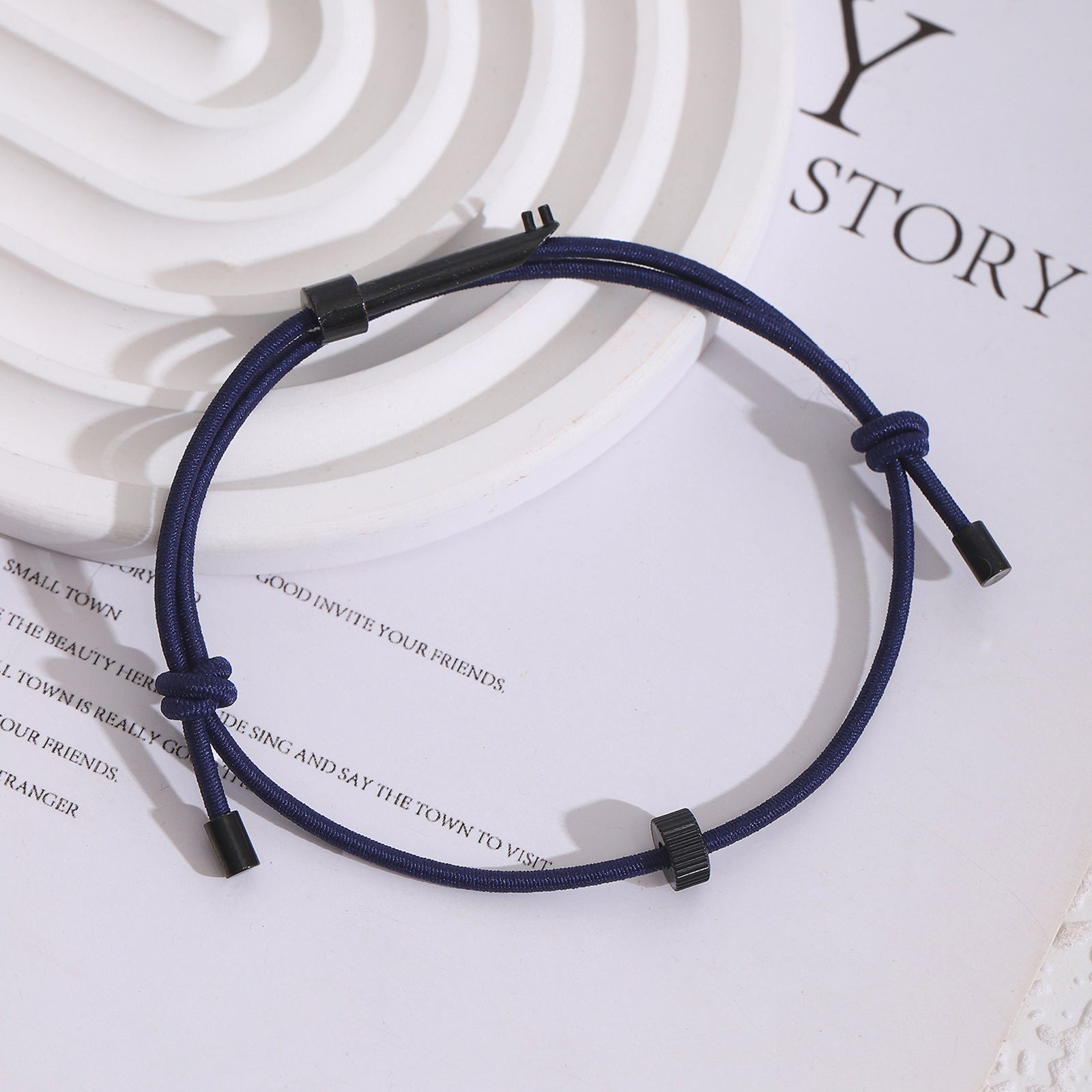 Damen verstellbares und modisches Kordelarmband Shop Nory