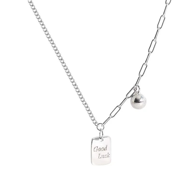Damen Halskette mit graviertem Glücksanhänger und filigraner Gliederkette Shop Nory