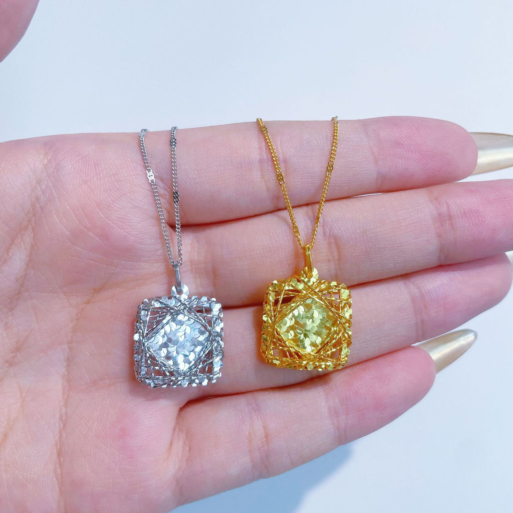 Damen kunstvolle Halskette mit filigranem Anhänger und schimmernden Details Shop Nory