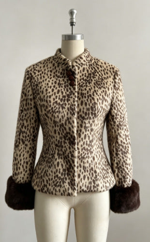 Damen Taillierte Kurzjacke mit Leopardenmuster und Kunstpelzmanschetten Shop Nory