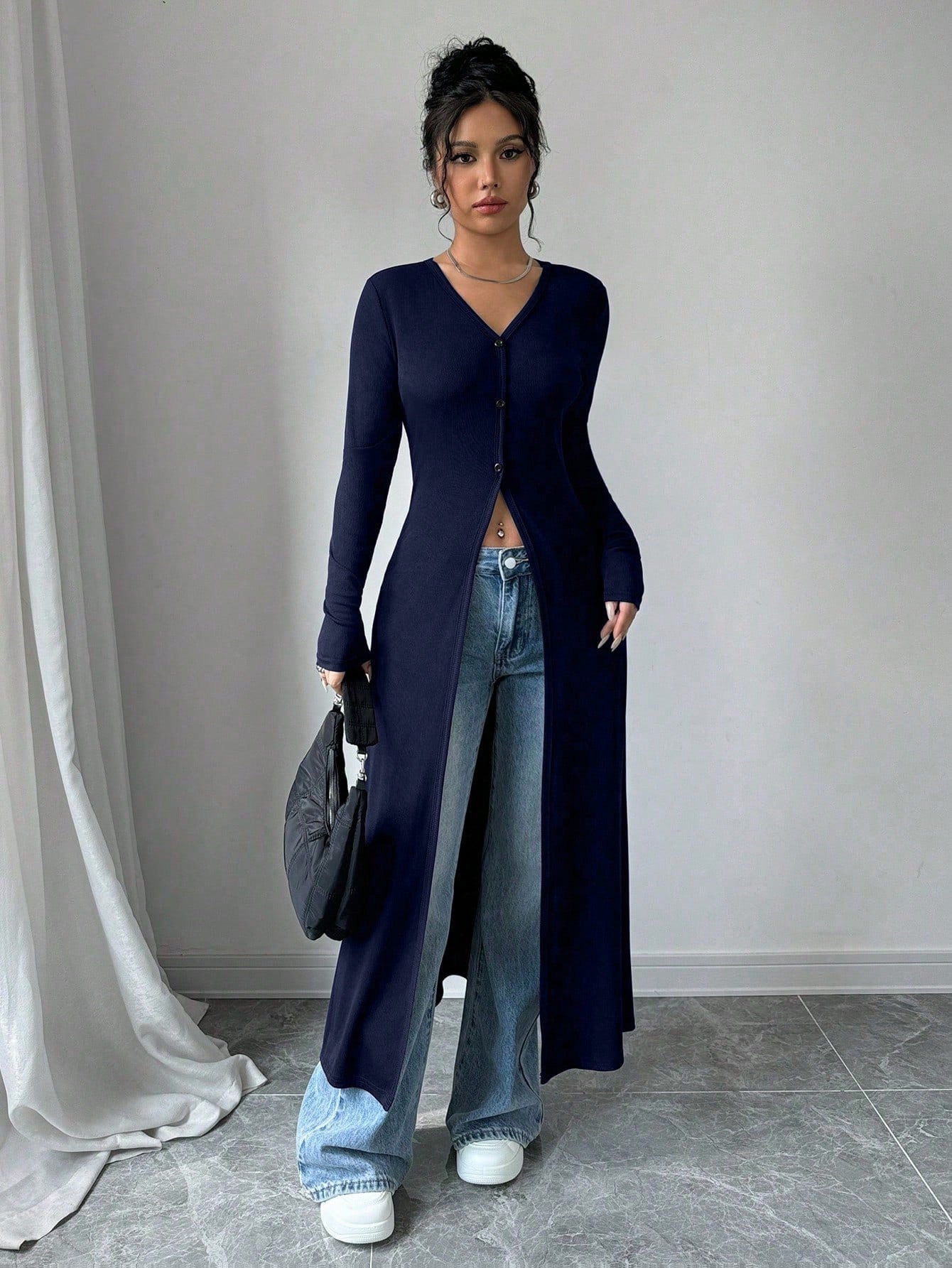 Damen Langstrickjacke mit V-Ausschnitt und Knopfverschluss