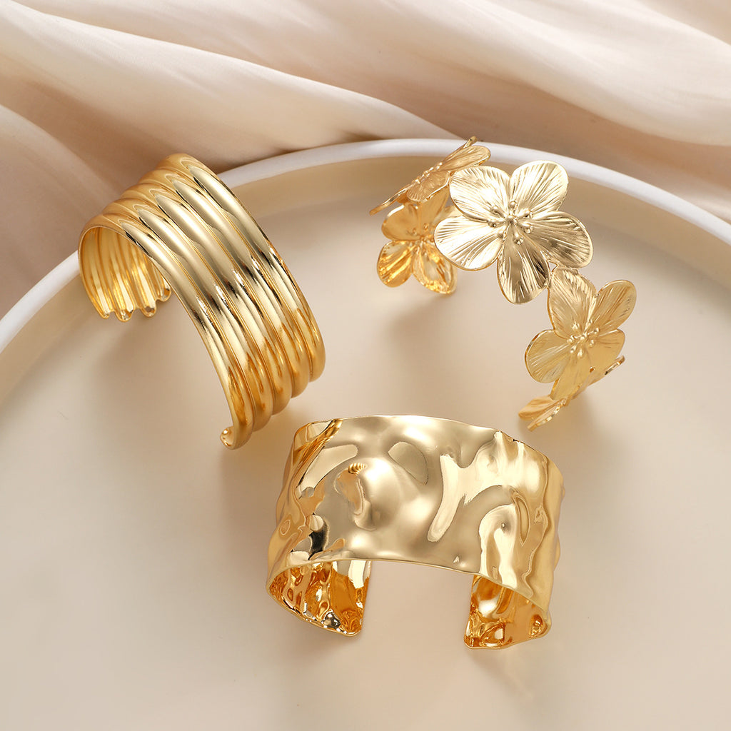 Damen Armband-Set mit floralen und modernen Designelementen Shop Nory