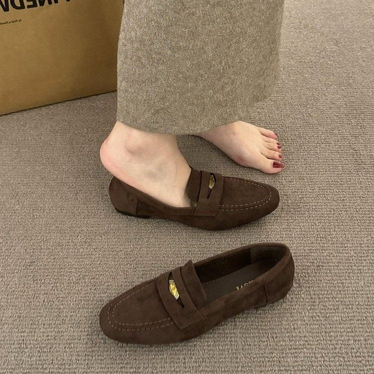 Damen Mokassins mit weichem Wildleder und elegantem Riemenverschluss