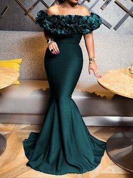 Damen Abendkleid mit voluminösem Rüschensaum