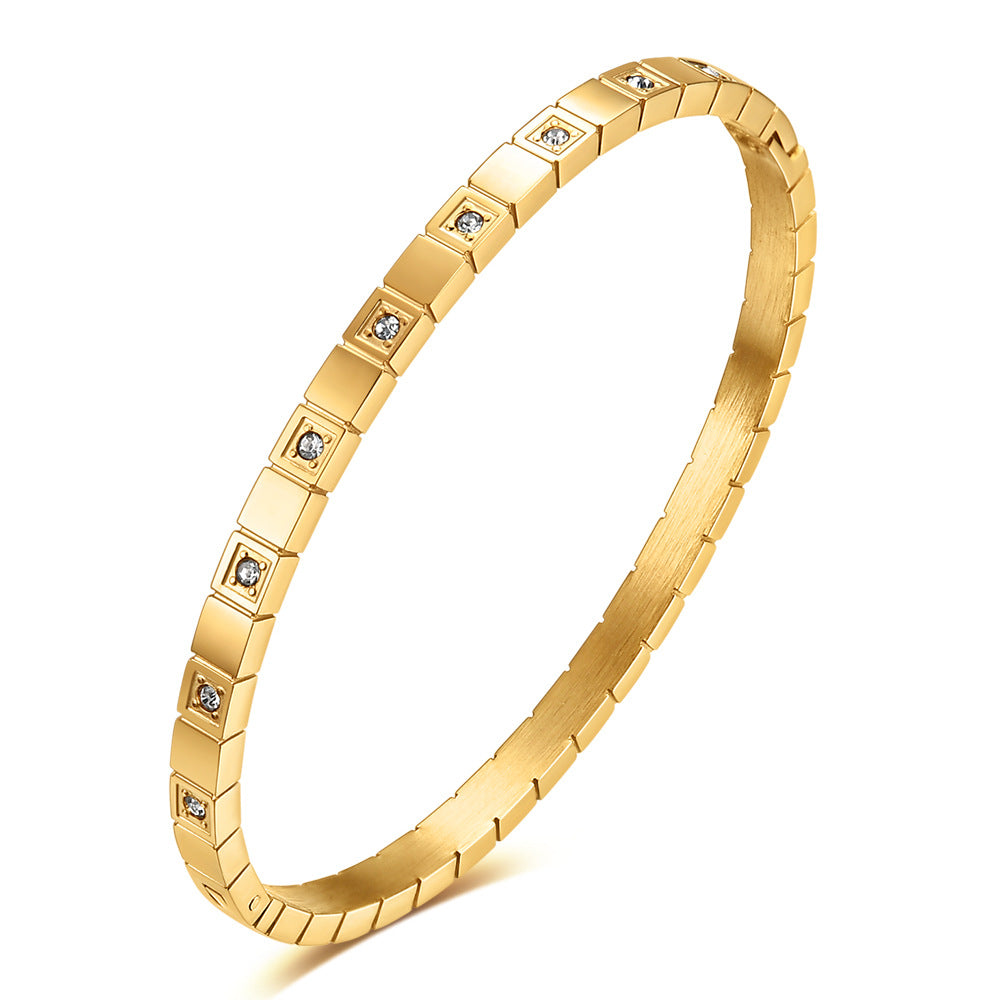 Damen Armreif mit quadratischem Design und funkelnden Zirkonia Shop Nory
