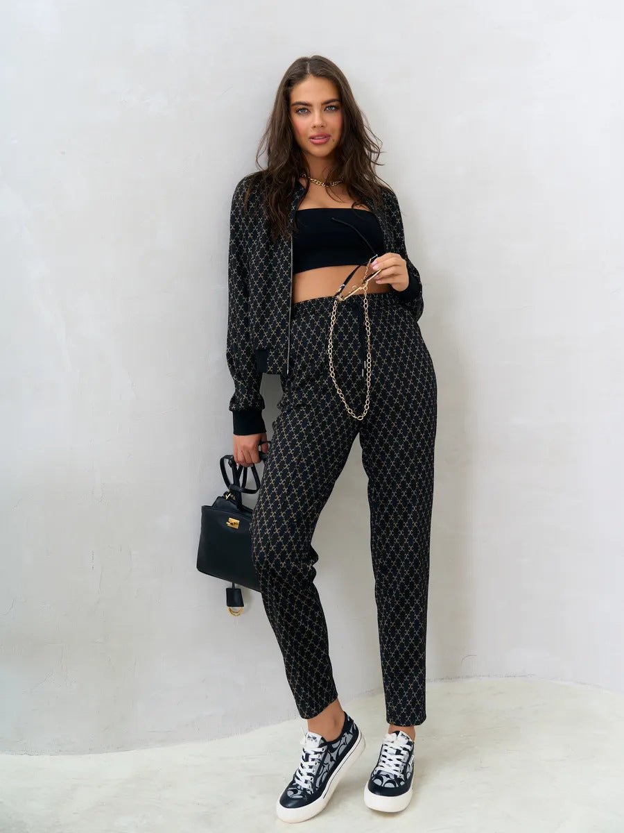 Damen jacquard Lounge-Set mit kurzer Bomberjacke und hochgeschnittener Kordelzug-Hose Shop Nory