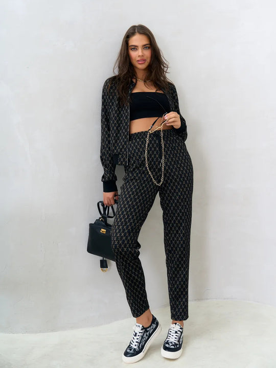 Damen jacquard Lounge-Set mit kurzer Bomberjacke und hochgeschnittener Kordelzug-Hose Shop Nory