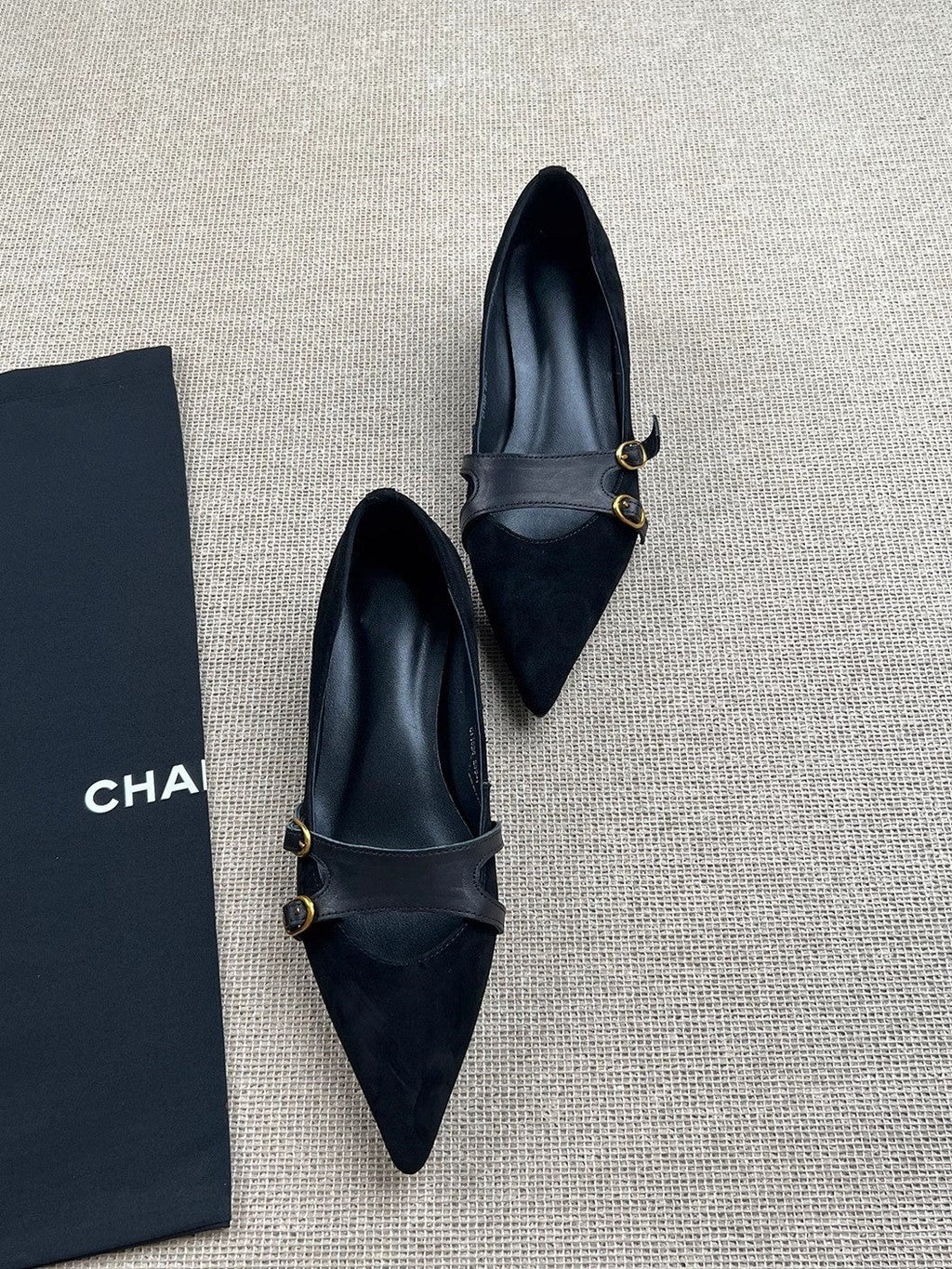 Damen elegante spitze Ballerina-Schuhe mit dekorativen Riemen und Schnallen