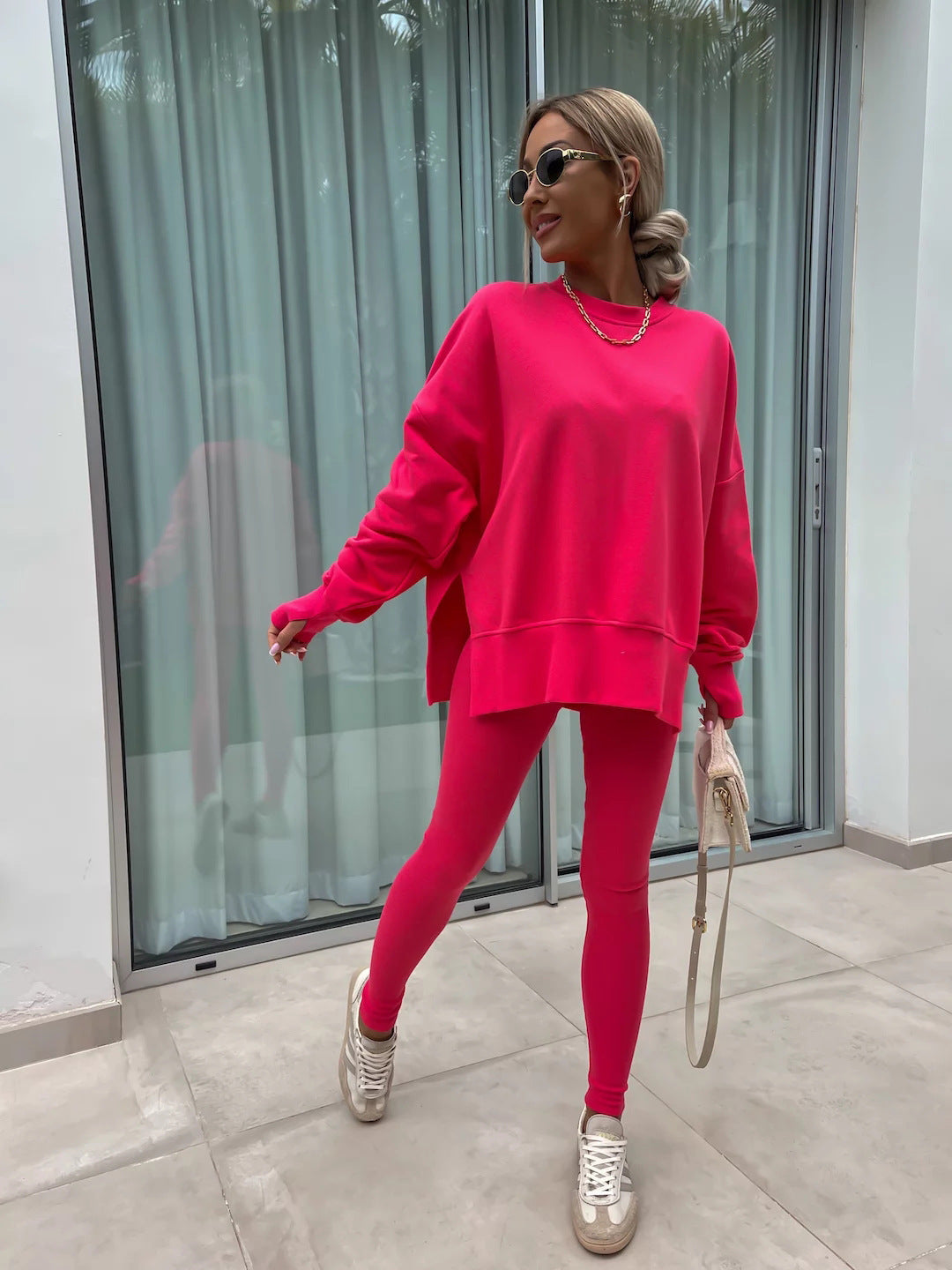 Damen komfortables Oversize-Lounge-Set mit langem Sweatshirt, gerippten High-Waist-Leggings und verlängerten Bündchen Shop Nory