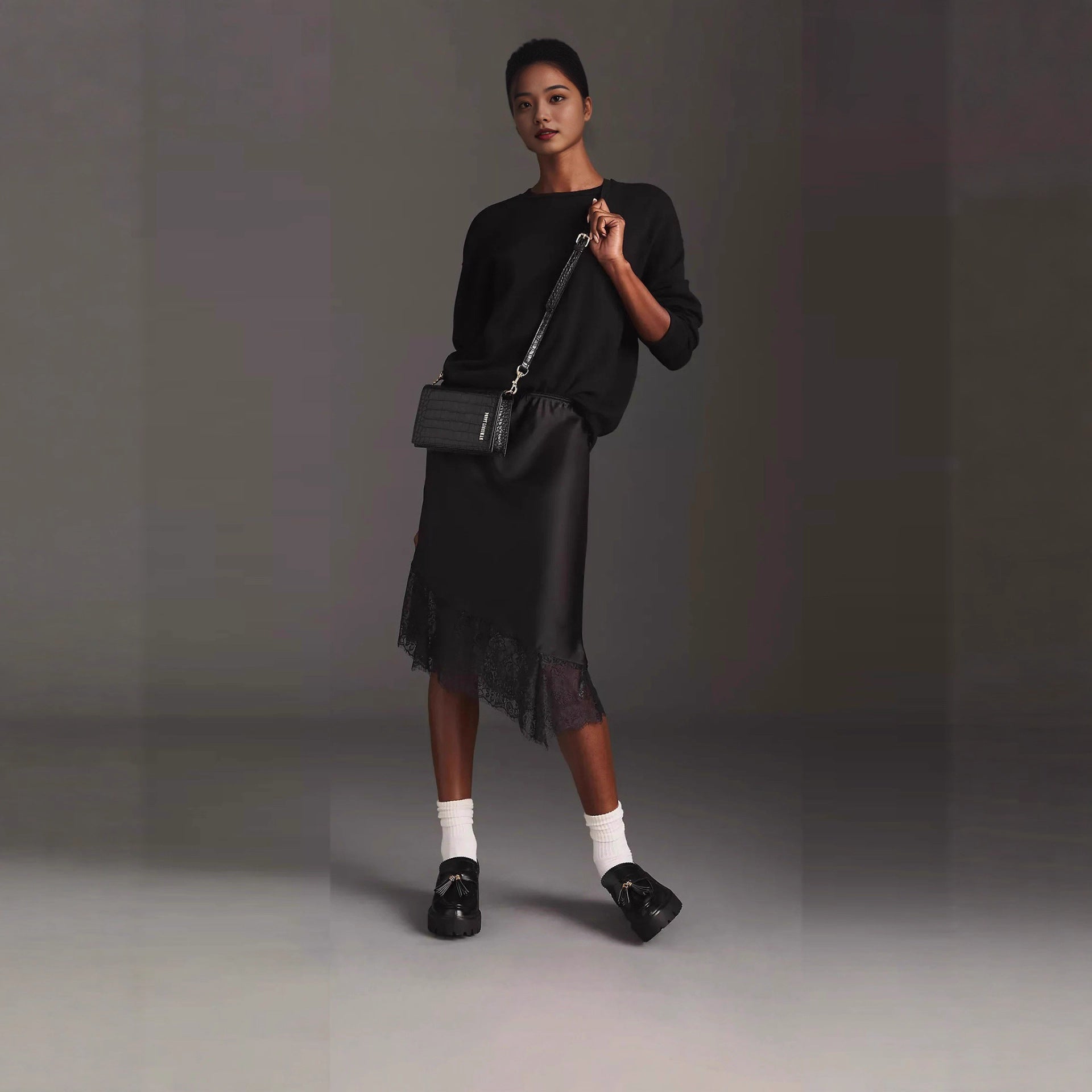 Damen Satinrock mit Spitze und asymmetrischem Saum