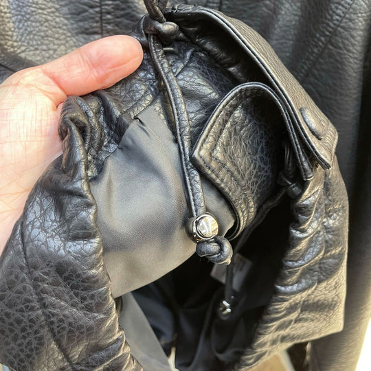 Damen Kurze Lederjacke mit strukturierter Narbung, Stehkragen und Tunnelzugbund Shop Nory