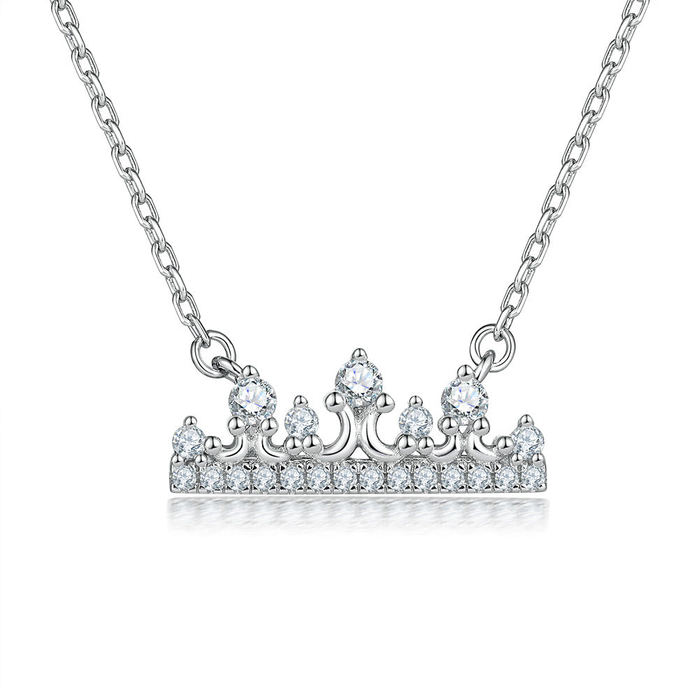 Damen Halskette mit elegantem Kronenanhänger und funkelnden Zirkonia Shop Nory