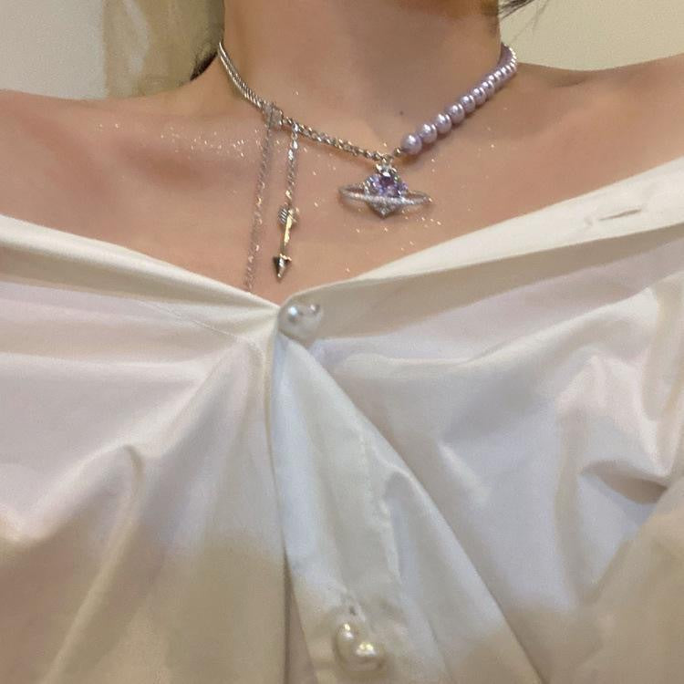 Damen Halskette mit verspieltem Anhänger und eleganten Perlendetails Shop Nory