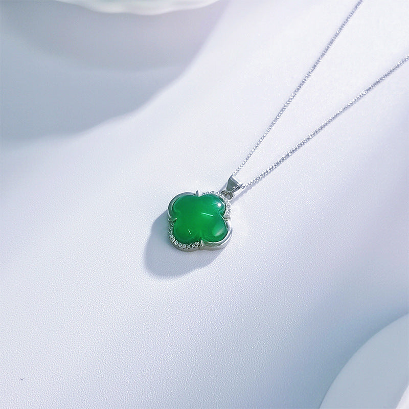 Damen Halskette mit kunstvollem Kleeblatt-Anhänger und feiner Silberkette Shop Nory