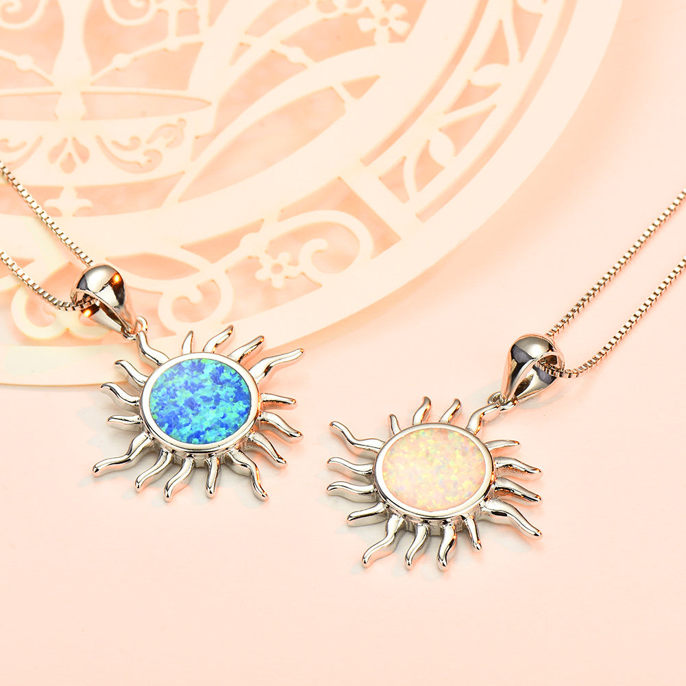Damen Sonnenanhänger aus hochwertigem Edelstahl mit schimmerndem Opal Shop Nory