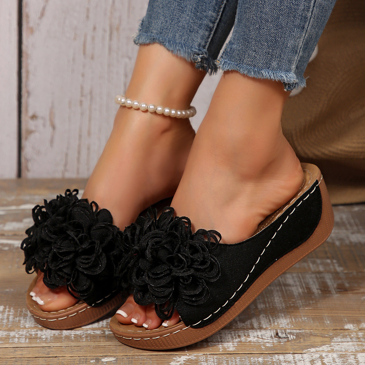 Damen Wedge-Pantolette mit floralen Applikationen