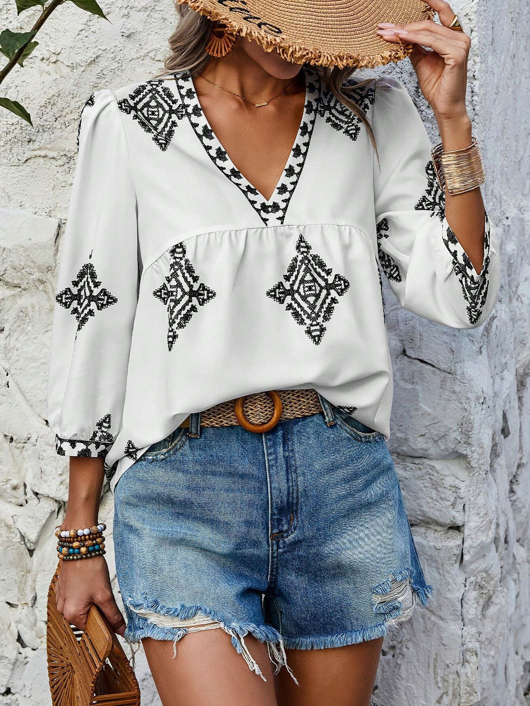 Damen Locker geschnittene Boho‑Bluse mit V‑Ausschnitt, geraffter Brustnaht und dreiviertelärmeln Shop Nory