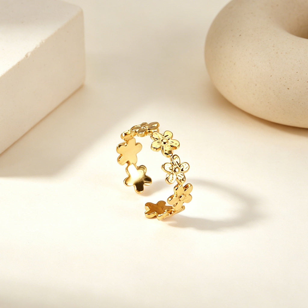 Damen verspielter Ring aus antibakteriellem Edelstahl mit Blumenmotiven Shop Nory