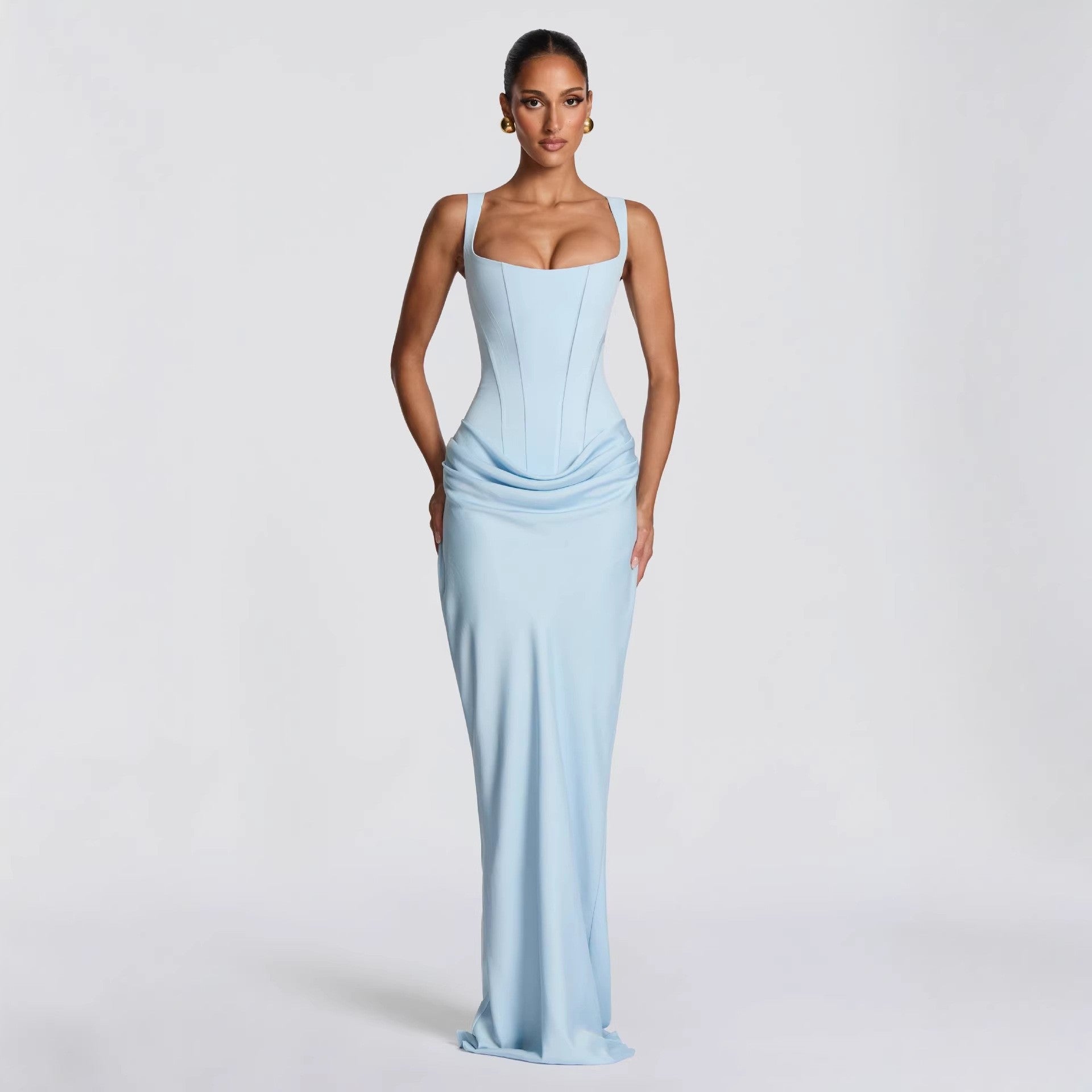 Damen Elegantes Maxikleid mit figurformendem Schnitt und zarten Drapierungen