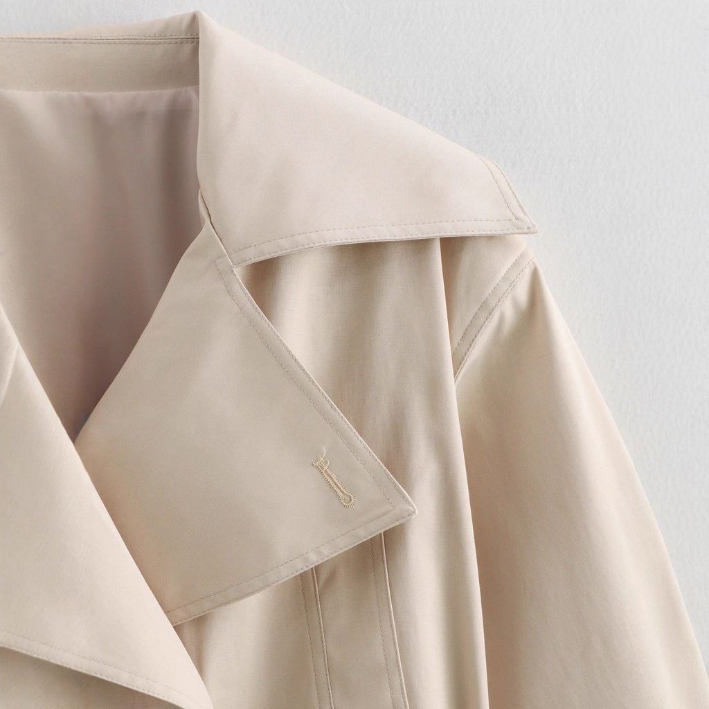 Damen kurze Trenchjacke mit eleganter Taillierung und praktischen Taschen