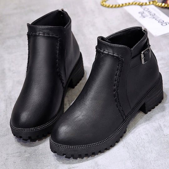 Damen Kurzschaft-Ankleboots mit Ziernaht, robuster Lug‑Sohle und verstellbarem Schnallenriemen Shop Nory
