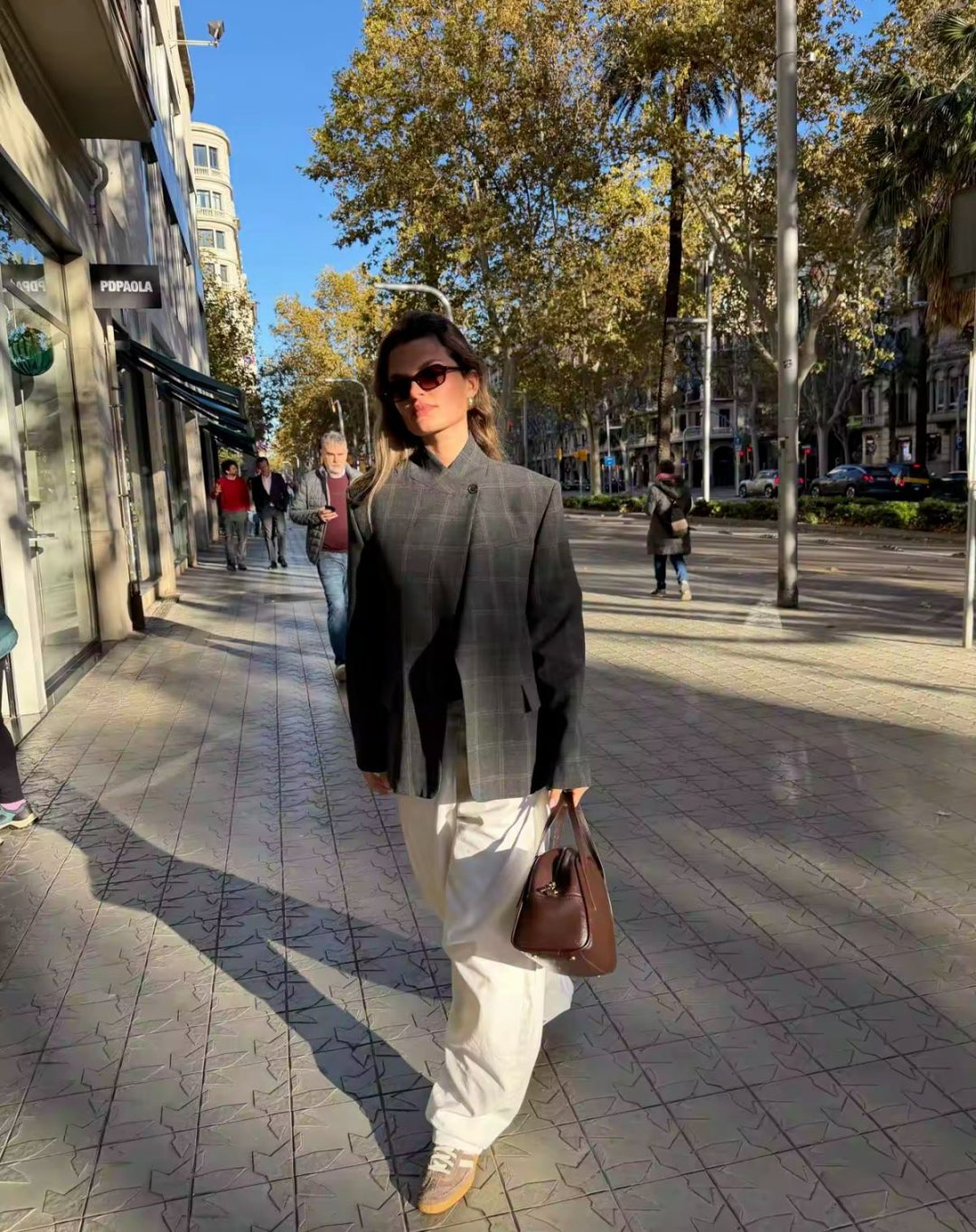 Damen Oversized-Blazer im Boxy-Schnitt mit asymmetrischem Stehkragen und verdeckter Knopfleiste Shop Nory