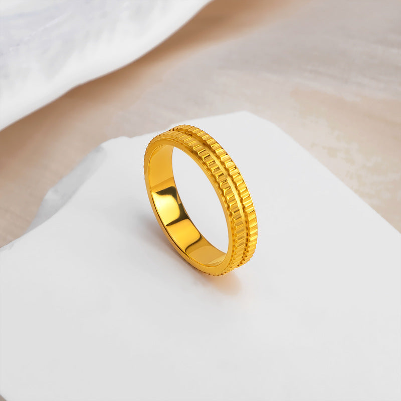 Damenring mit kunstvollem Reliefdesign und luxuriösem Goldfinish Shop Nory