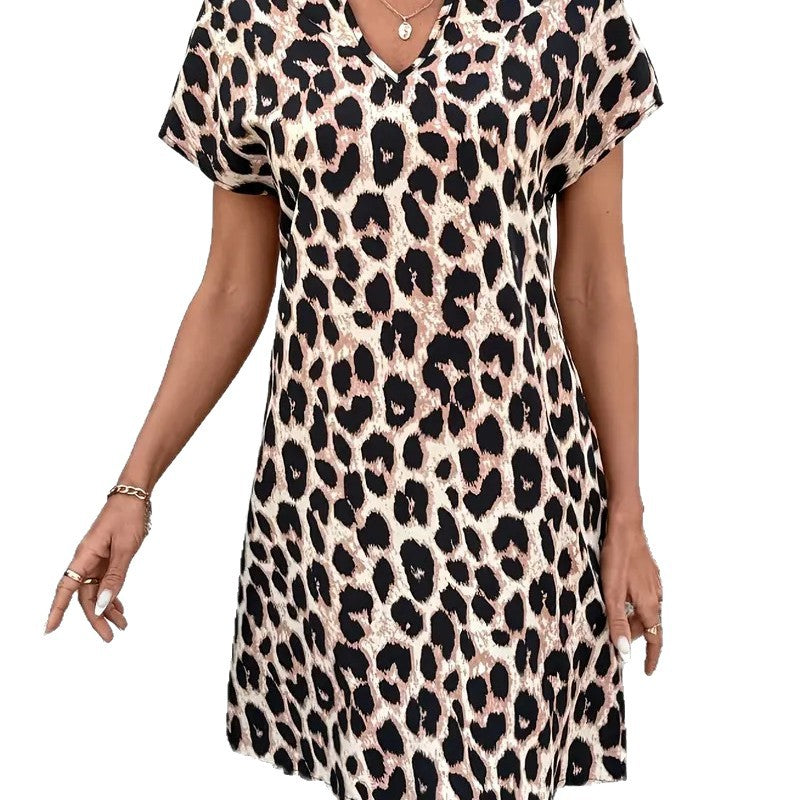 Damen Freizeitkleid im modernen Leo-Design Shopnory