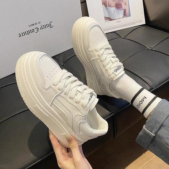 Damen Plateau-Sneaker mit stylischem Kontrastdetails und komfortabler Dämpfung