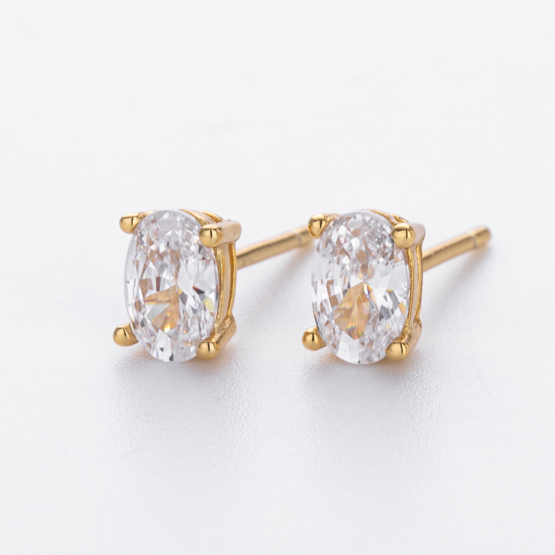 Damen Ohrstecker mit elegantem ovalem Zirkon und hochwertigem 925 Sterling Silber Shop Nory