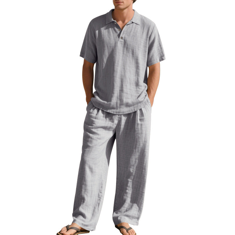 Herren nan luftiges Leinen-Ensemble mit Polokragen und regulierbarer Bundhose