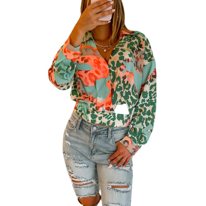 Damen Leichte Chiffon-Bluse mit abstraktem Animal-Mix, Hemdkragen und taillenbündigem Saum Shop Nory