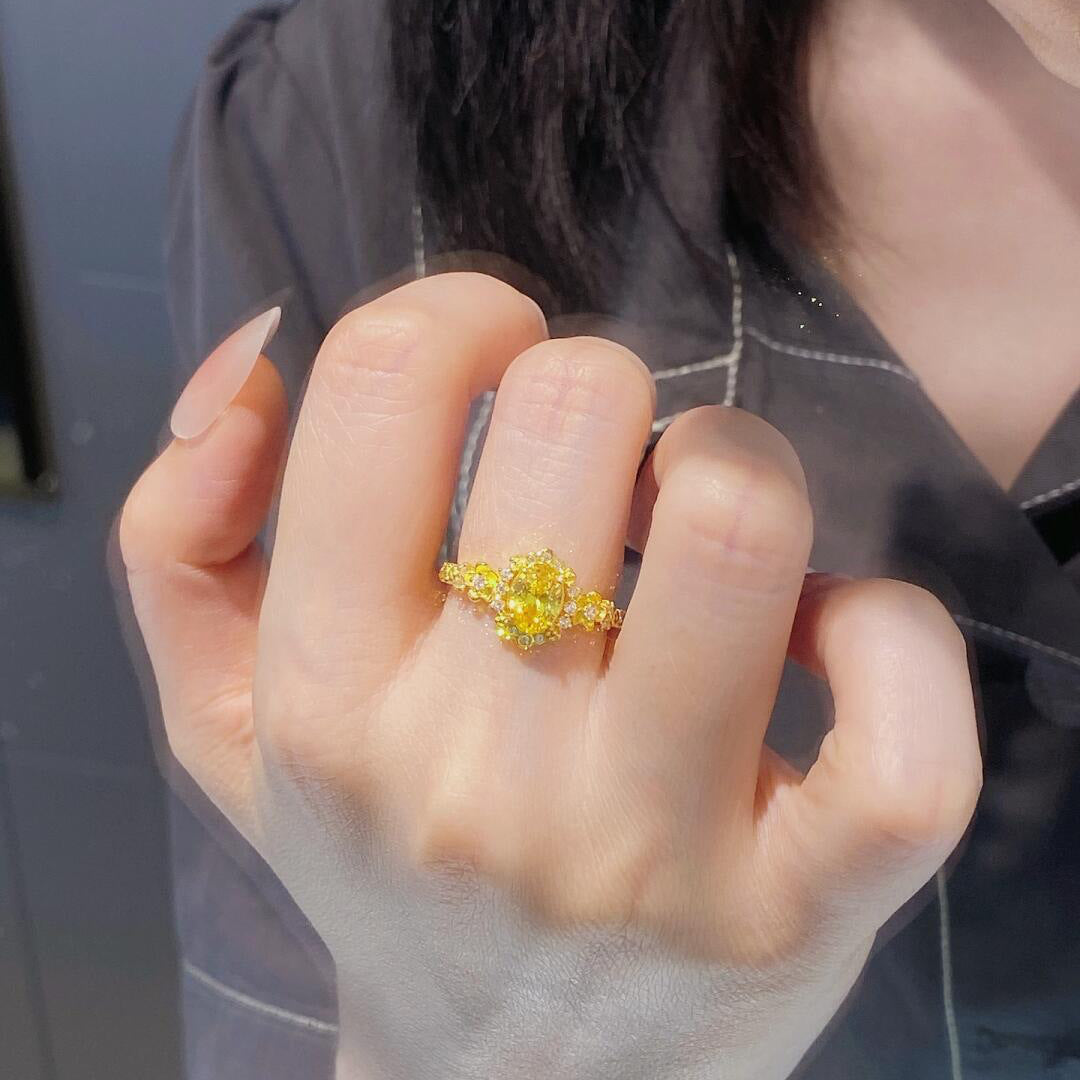 Damenring mit einzigartigem Blumen- und Kristalldesign Shop Nory