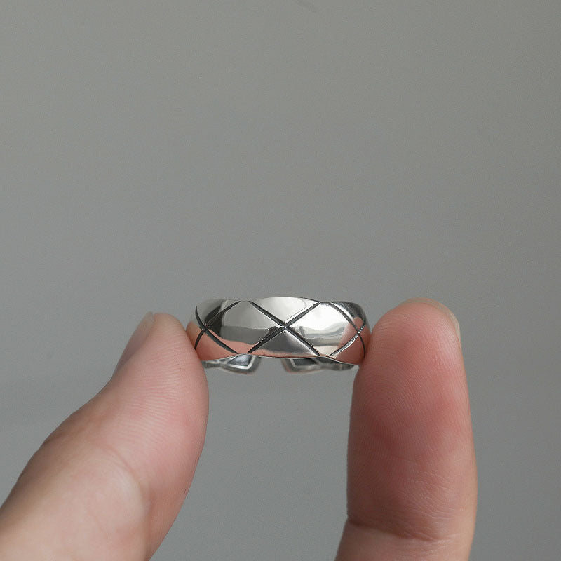 Damen Moderner und filigraner Ring mit elegantem Wellendesign Shop Nory