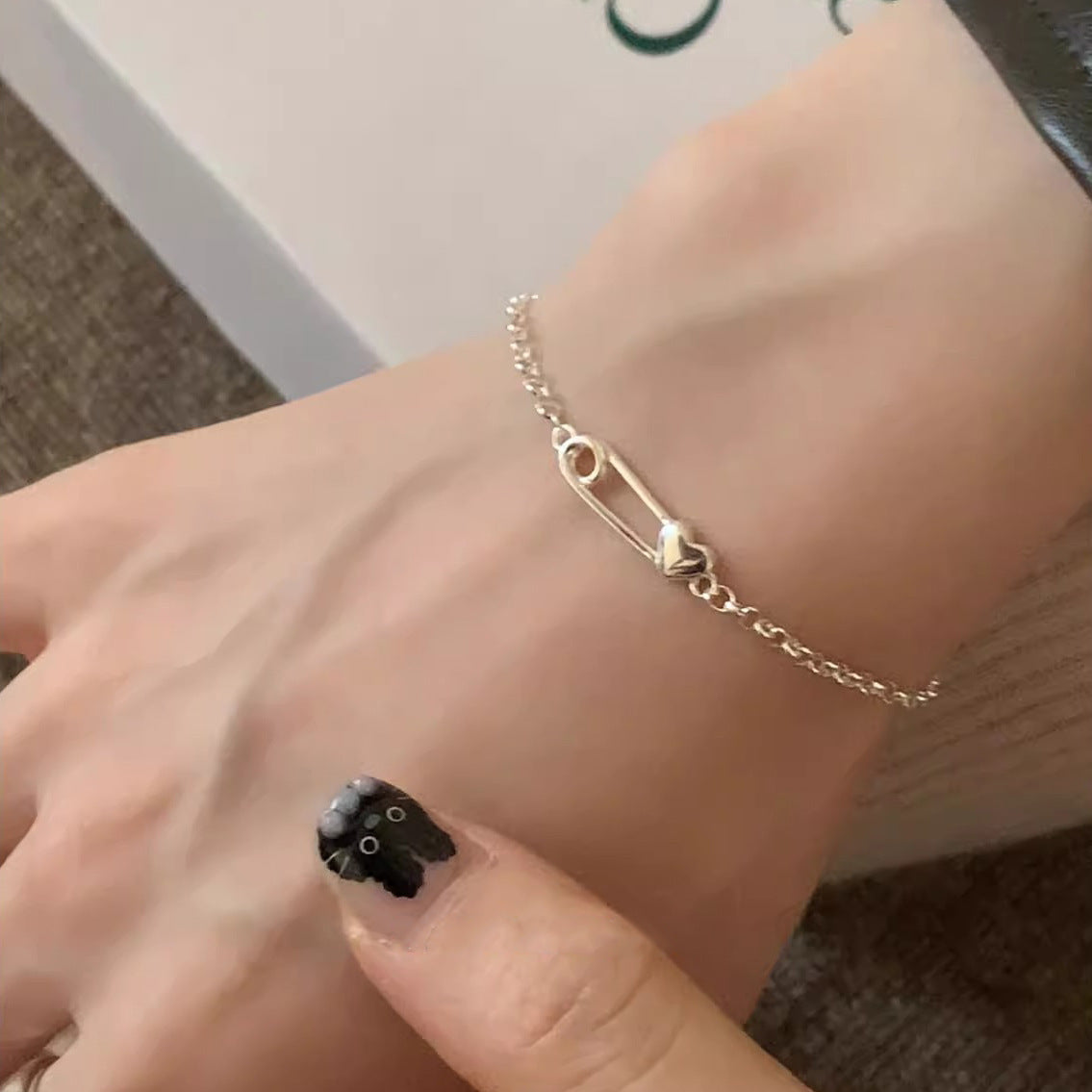 Damen Armband mit kreativem Sicherheitsnadel-Design Shop Nory