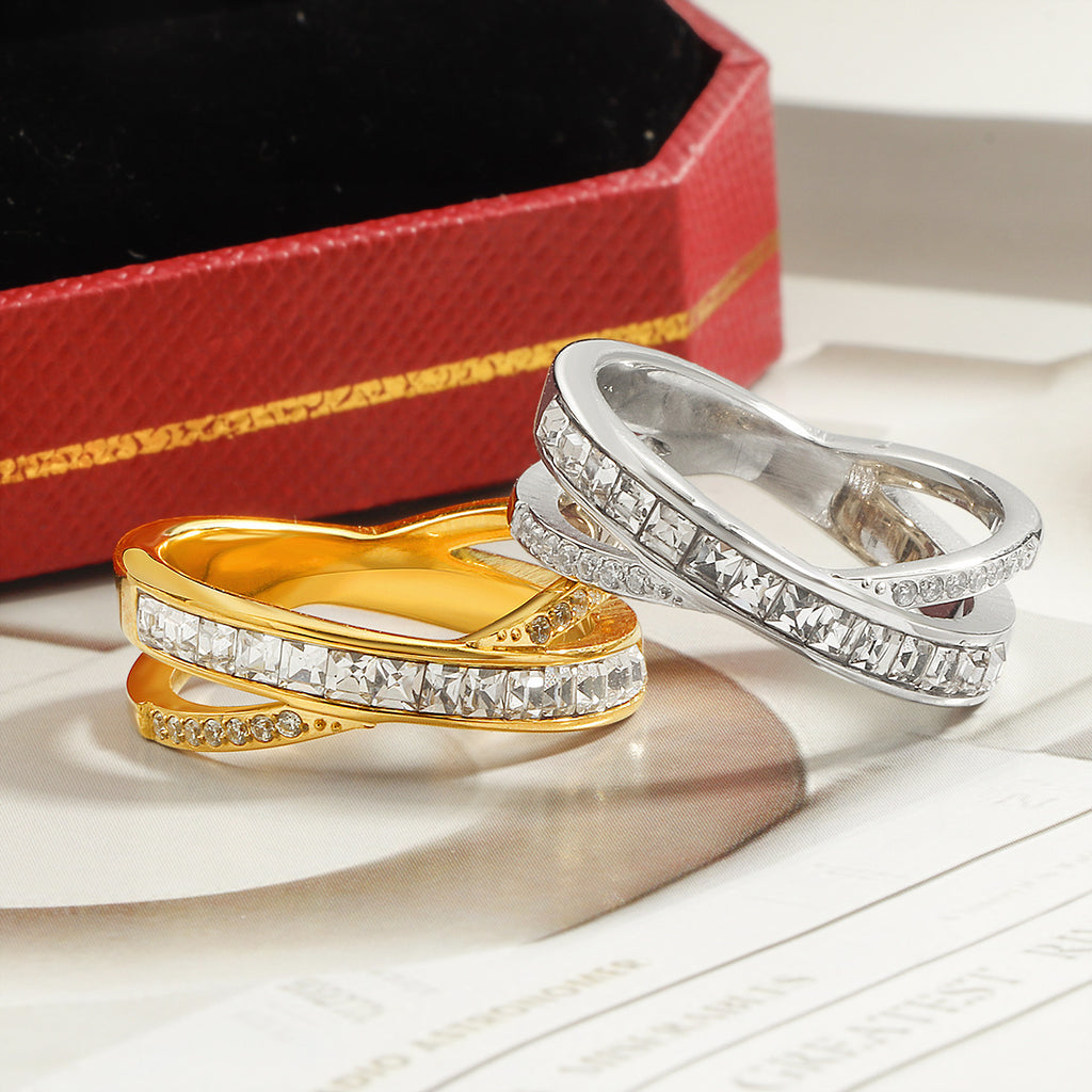 Damen Ring mit funkelnden Zirkonia Steinen Shop Nory