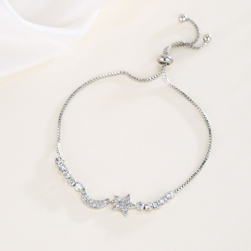 Verstellbares Armband mit Mond‑und‑Stern Anhänger und Zirkonia