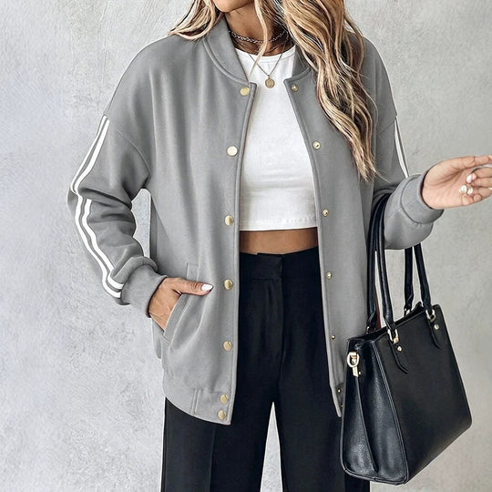 Damen Oversized Collegejacke mit Druckknopfleiste und kontrastierenden Streifenärmeln Shop Nory