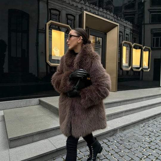 Damen Kurzmantel aus langfaserigem Shaggy-Faux-Fur mit extravoluminösem Schalkragen Shop Nory
